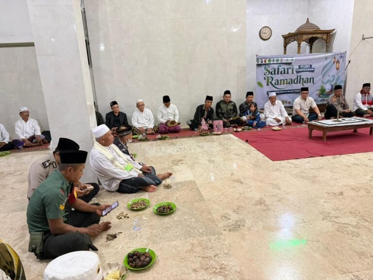 Hangatnya Safari Ramadhan di Sumberbening, Kebersamaan Aparat dan Warga Kesilir Terjalin Tanpa Sekat