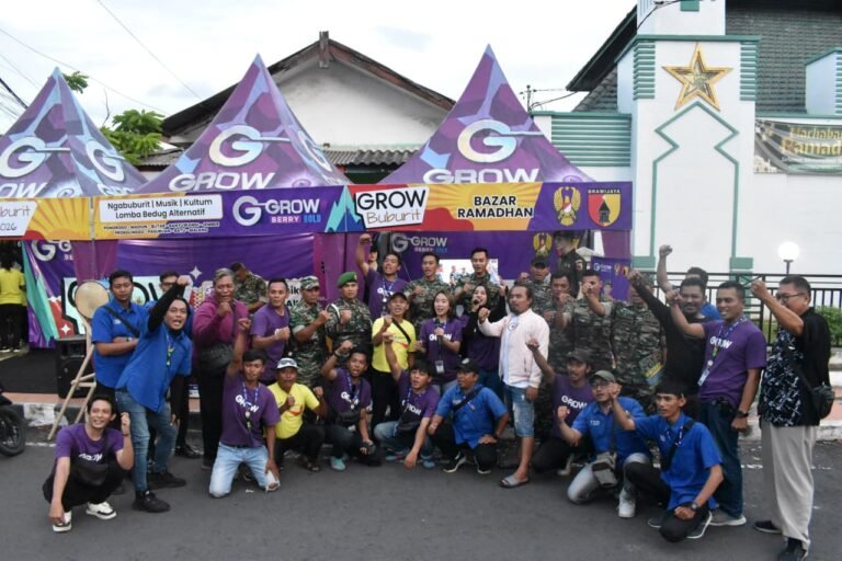 Ramadan Menginspirasi di Banyuwangi: Giat Bagi Takjil dan Kampanye Kreatif Rekrutmen Prajurit TNI Menggema di Depan Kantor Kodim 0825/Banyuwangi
