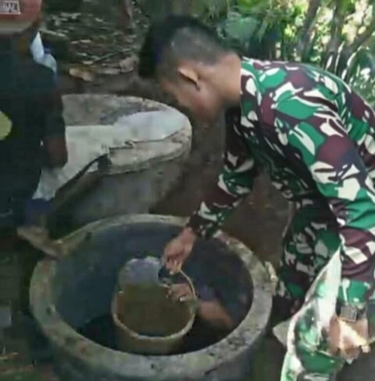 Manunggal di Pinggir Sumur, TMMD Ke-127 Kodim Pasuruan Bawa Kebersihan Baru ke Dusun Terpencil